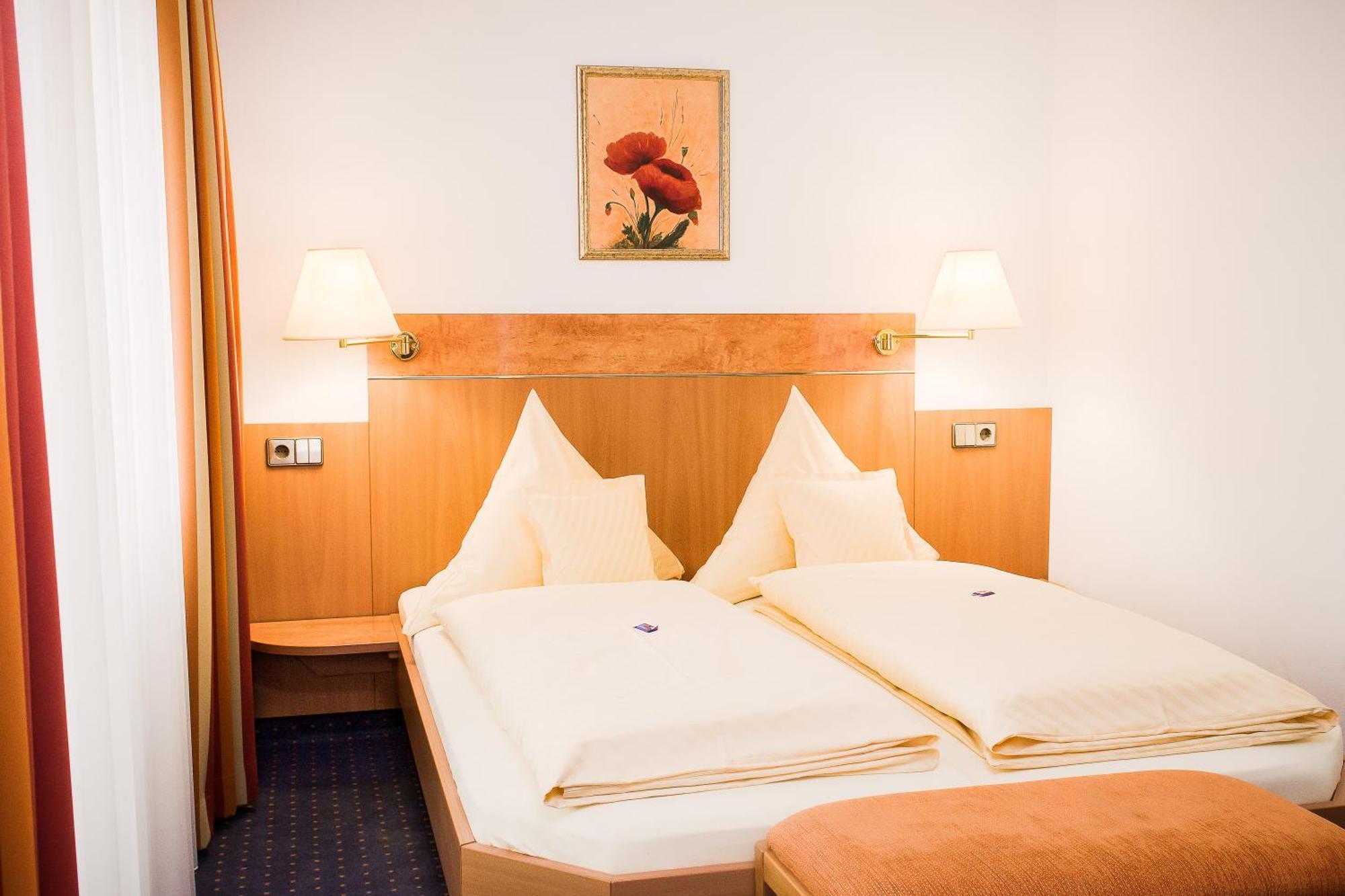 Hydepark Hotel Haidkapelle Екстериор снимка